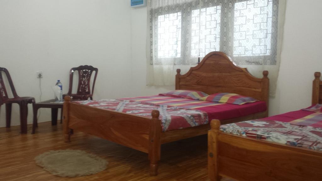City Centre Lodge Ponnarankulama Ngoại thất bức ảnh