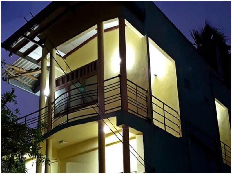 City Centre Lodge Ponnarankulama Ngoại thất bức ảnh
