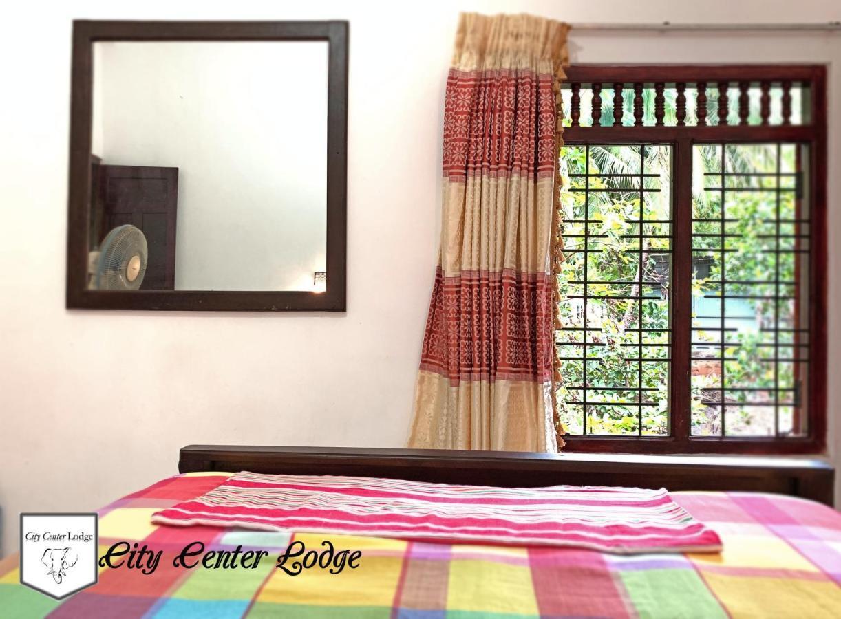 City Centre Lodge Ponnarankulama Ngoại thất bức ảnh